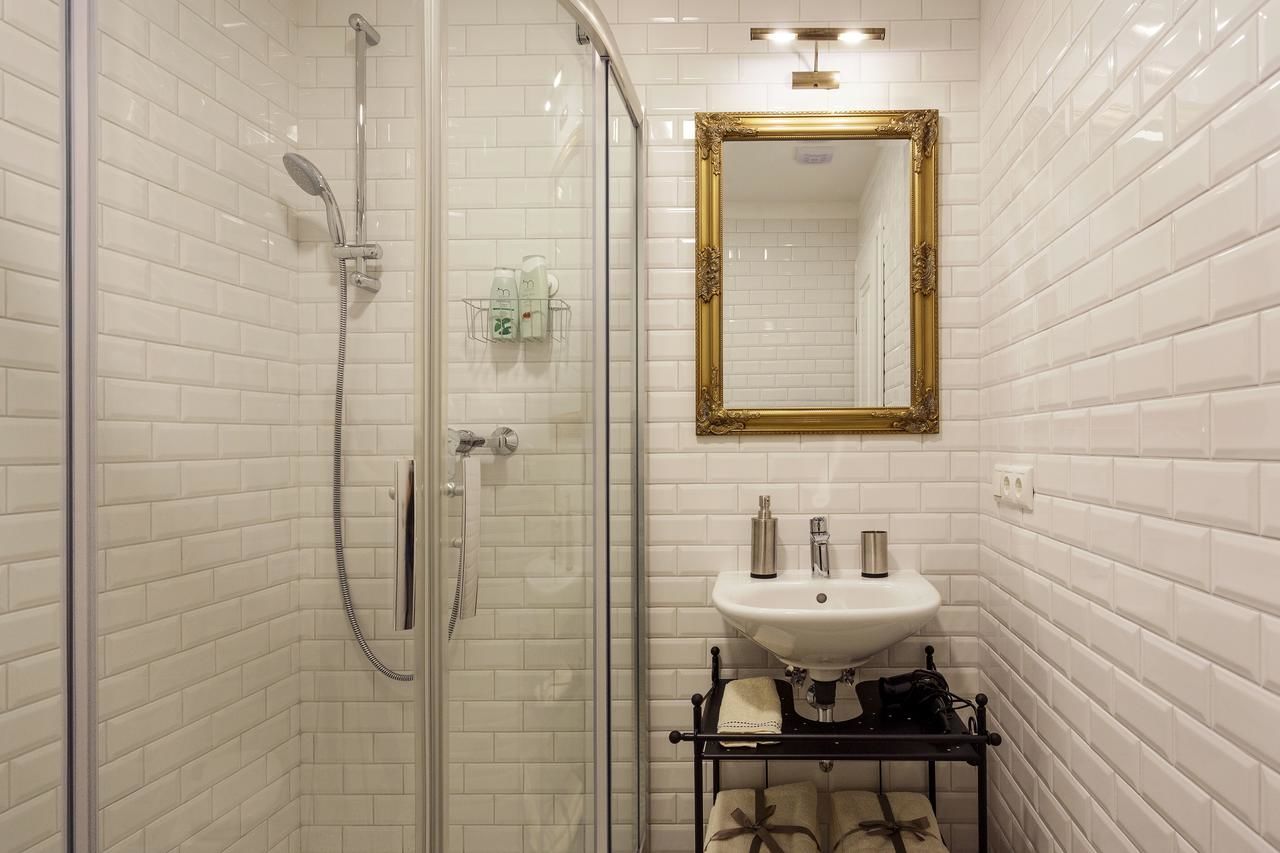 Апартаменты Stylish & Modern Studio Apartments Old Town by Houseys Вильнюс-21