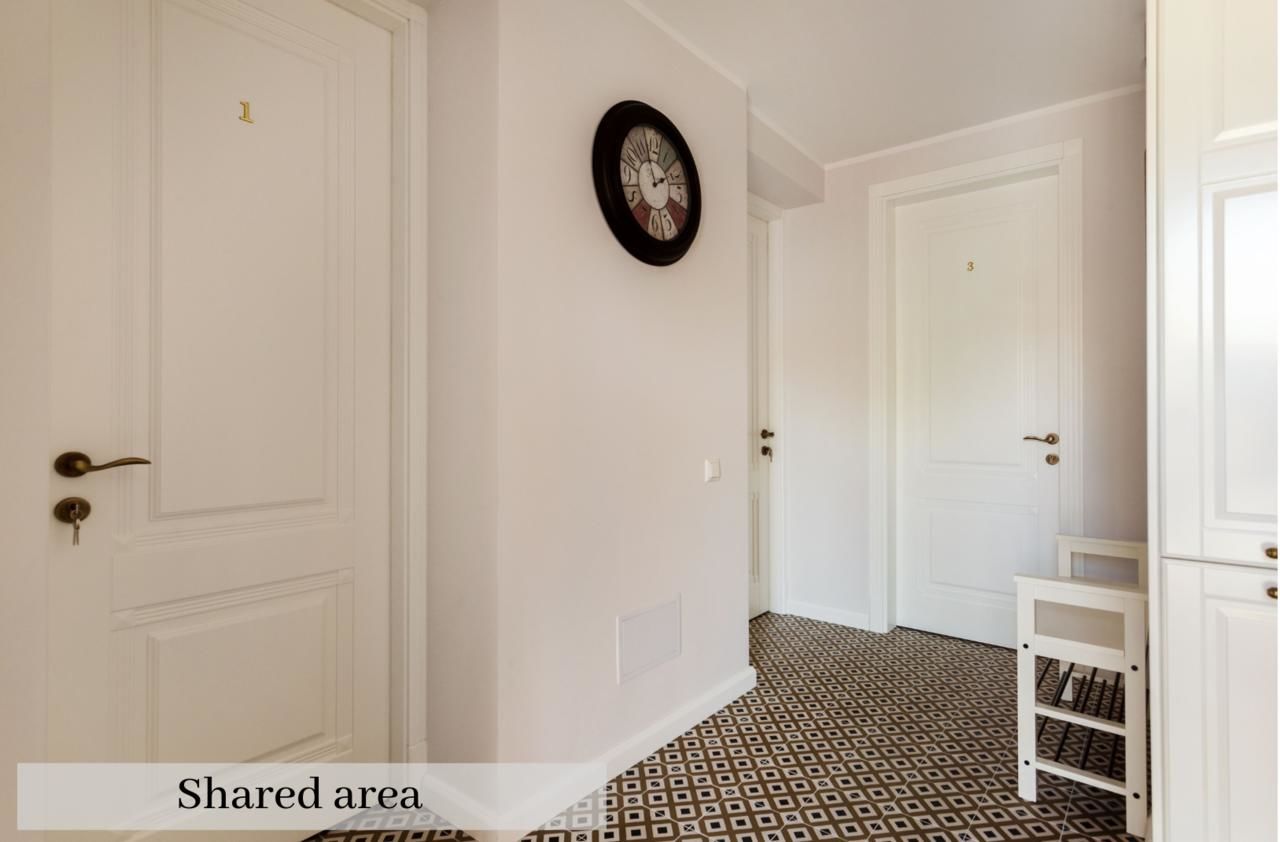 Апартаменты Stylish & Modern Studio Apartments Old Town by Houseys Вильнюс-23